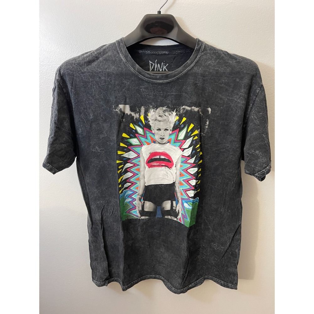P!nk Concert T-Shirt Womens Black‎ Size L